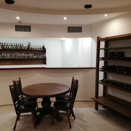 Hotel Plaza Burgasz Kültér fotó