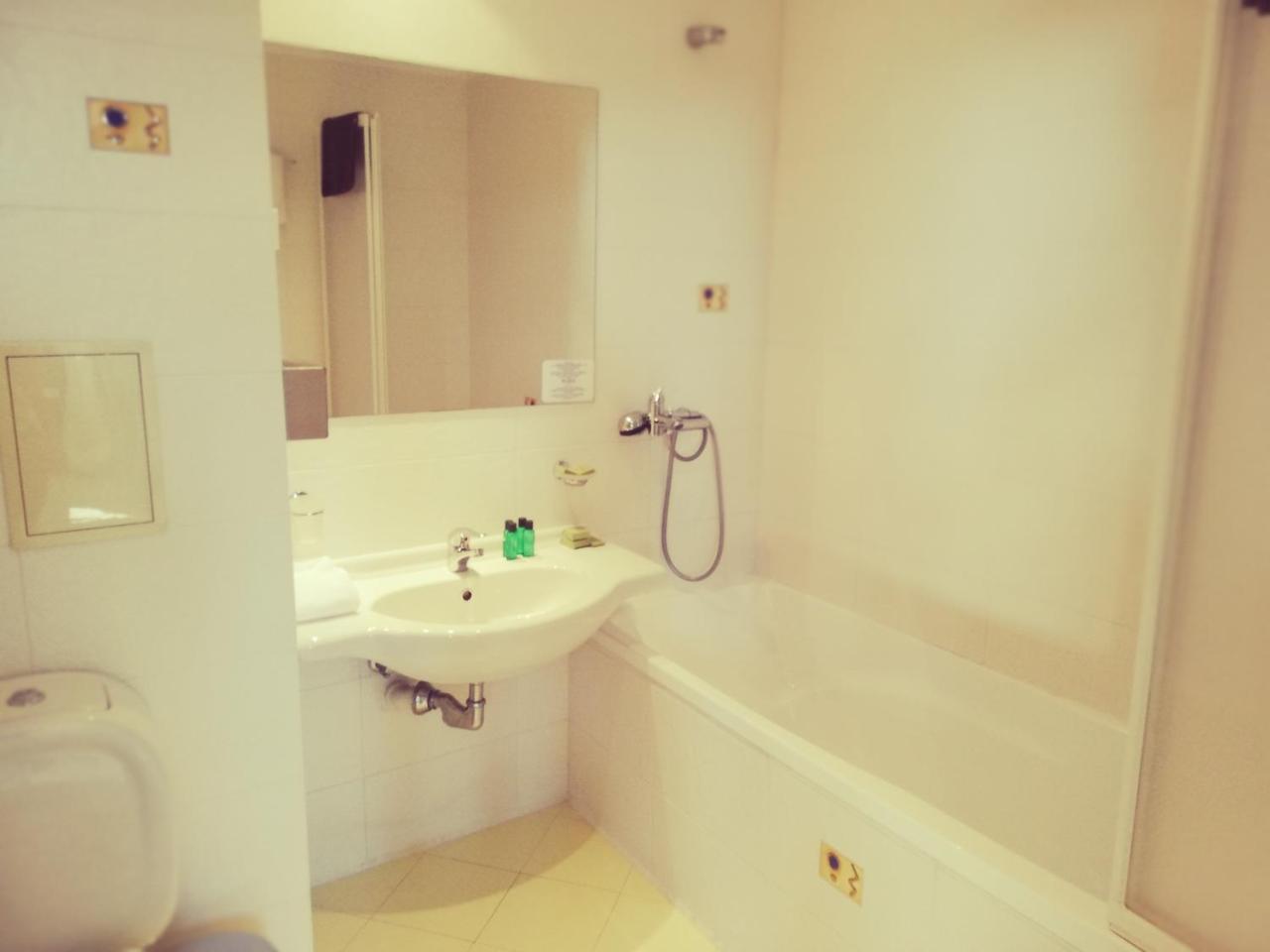 Hotel Plaza Burgasz Kültér fotó