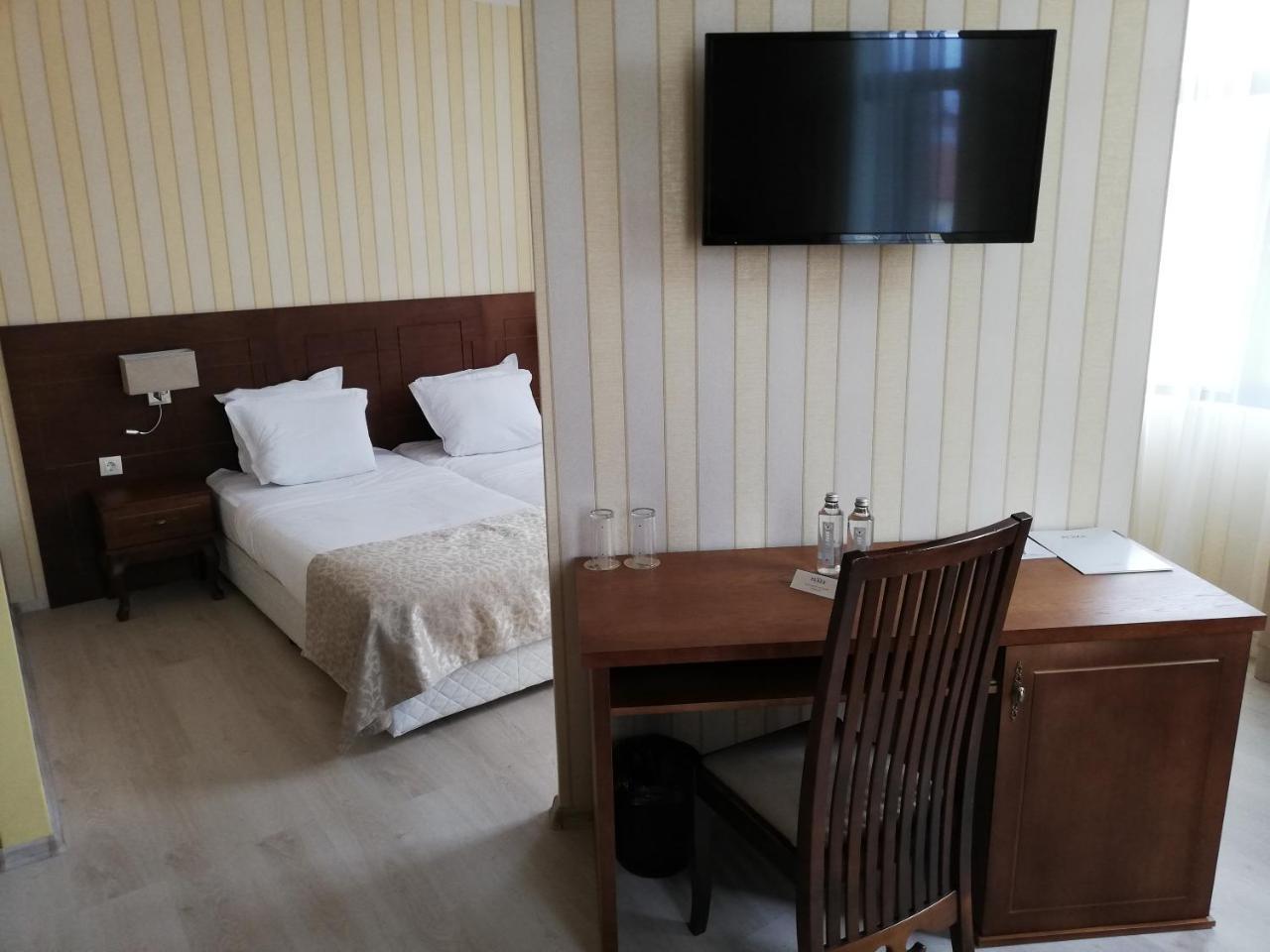 Hotel Plaza Burgasz Kültér fotó